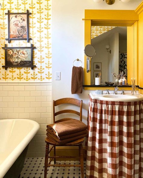 Mirko Gentile | Full of charm, colour and with the cutest pedestal sink skirt in this maxi check fabric, this bathroom belongs to designer @ciarakenaston… | Instagram Sink Skirt, Bathroom Design Trends, Emily Henderson, Shower Surround, Pedestal Sink, Bathroom Trends, Wood Vanity, Stylish Bathroom, Bathroom Inspiration