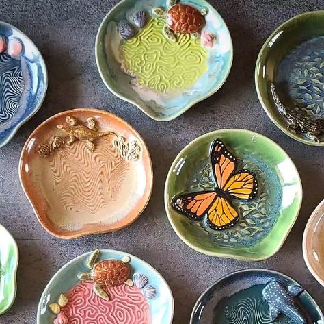 3,612 likes, 45 comments - kelseyceramics on January 24, 2023: "What spoon rest designs (old or new!) would you like to see this year? #potteryprocessvideo #pot..." Clay Spoon Rest Diy, Spoon Rest Air Dry Clay, Diy Clay Spoon Rest, Spoon Rest Diy, Ceramic Spoon Rest Pottery, Cersmic Spoon Rest, Air Clay, Spoon Rest, Bed Room