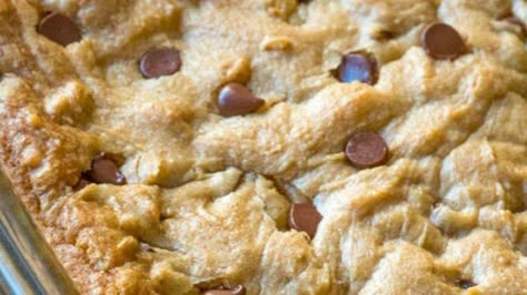 CHOCOLATE CHIP PAN CHEWIES - Delish Grandma's Recipes Pan Chewies, Quick Chocolate Chip Cookies, Grandma's Recipes, Chocolate Chip Cookie Cake, Bars And Cookies, Cookie Brownie Bars, Chocolate Chip Cookie Bars, Bars Cookies, Cookie Bar