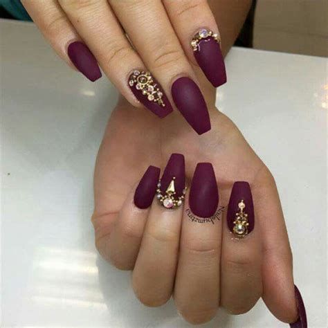 Burgundy Nails With Gold, Matte Acrylic Nails, Gold Manicure, Nails With Gold, Matte Nails Design, Nails Design With Rhinestones, Gold Nail, Coffin Shape Nails, Burgundy Nails