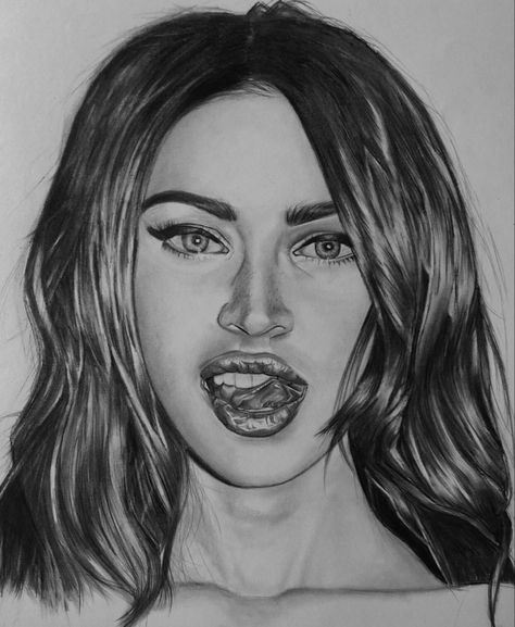 Megan Drawing, Fox Sketch, Megan Fox Style, Drawing Girls, Fox Drawing, Woman Sketch, Outline Drawing, Easy Drawings Sketches, Outline Drawings