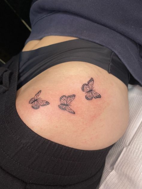 🦋🦋🦋 . . Artist Credit - @bryonyrhiain__ . . #butterflytattoo #tattoos #butterflies #butterflytat #tattooed #girlytattoos #girlswithtattoos #bumtattoo #hiptattoo #sidetattoo #girlytattoo #tattoosforgirls #girlswithtats #tattooartist #tattoouk #tattooshop #tattoostudio Small Hip Tattoos Women, Tattoos Butterflies, Side Leg Tattoo, Butterfly Leg Tattoos, Butterfly Thigh Tattoo, Side Hip Tattoos, Upper Thigh Tattoos, Borboleta Tattoo, Side Thigh Tattoos