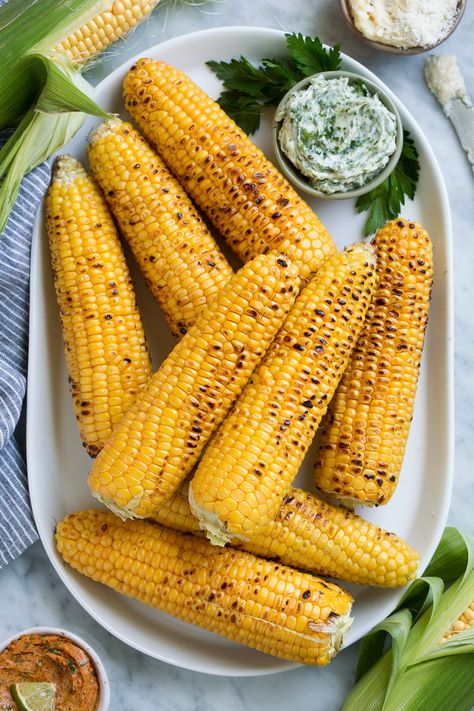 Bbq Corn, Flavored Butters, Grilled Corn On The Cob, Easy Summer Side Dishes, Bbq Essentials, How To Cook Corn, Foods High In Iron, Grilled Fruit, Flavored Butter