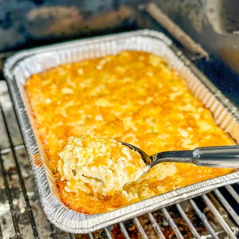 Smoked Cheesy Potato Casserole Cheesy Potatoes With Hashbrowns, Cheese Potato Casserole, Smoked Baked Potatoes, Smoked Potatoes, Cheesy Hashbrown Casserole, Cheesy Hashbrowns, Cheesy Potato Casserole, Mom Kitchen, Cheesy Potato