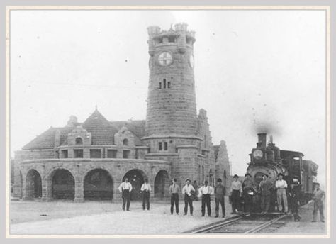 Sante Fe Depot, Shawnee, OK at the turn of the century Shawnee Oklahoma, Oklahoma Travel, Oklahoma History, Los Angeles Hollywood, Usa Jeans, Sante Fe, Train Depot, Steam Engines, Historical Images