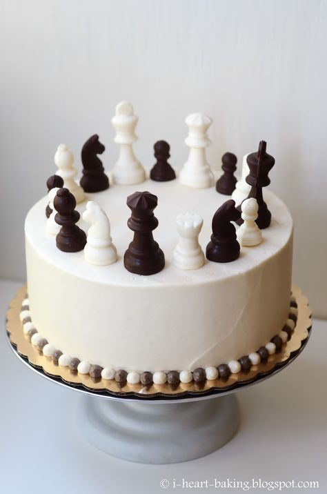 chess cake with handmade chocolate chess pieces Chessboard Cake Birthday, Chess Party Ideas, Chess Cake Ideas, Chess Birthday Party Ideas, Chess Cake Design, Chess Birthday Cake, Chess Birthday Party, Chessboard Cake, Chess Board Cake