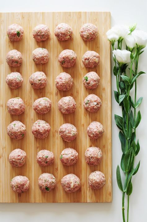 Topped with pasta sauce and parmesan cheese, these hearty, savory sous vide meatballs will satisfy your comfort food cravings any day of the week. Sous Vide Meatballs, Sous Vide Pork, Bulk Cooking, Sous Vide Machine, Sous Vide Recipes, Meatball Ingredients, Sous Vide Cooking, Hearty Meal, Meatballs Recipe