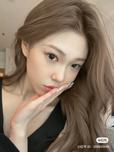 Linen Brown Hair, Korean Hair Color 2024 Trends, Olive Beige Hair, Olive Beige Hair Color, Asian Light Brown Hair, Pale Brown Hair, Asian Brunette Hair, Korean Hair Colour, Milky Brown Hair