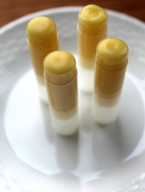 in-process-3 Beeswax Chapstick Diy, Chapstick Diy, Easy Lip Balm Recipe, Peppermint Lip Balm Recipe, Peppermint Chapstick, Beeswax Lip Balm Recipe, Easy Lip Balm, Chapstick Recipe, Tallow Recipe