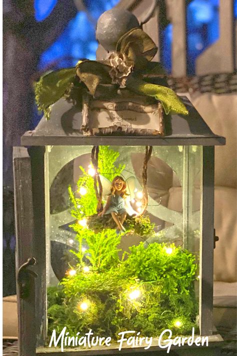 Step by step guide: creating a miniature fairy garden inside your favorite lantern. Lantern Garden Ideas, Lantern Fairy Garden, Lantern Miniature, Fairy Light Lantern, Lantern Terrarium, Quince Centerpieces, Crystal Gardens, Lantern Crafts, Fairy Lantern