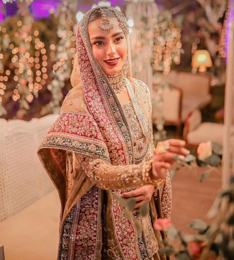 Pakistani Bridesmaids Outfits, Pakistani Bridesmaids, Pakistan Bridal, Pakistani Bridal Dress, Pakistan Dress, Iqra Aziz, Asian Bridal Dresses, Pakistani Couture, Bridal Lehenga Collection