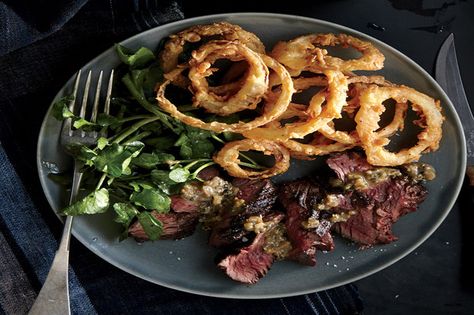 Bistro Steak with Buttermilk Onion Rings / Gentl & Hyers Buttermilk Onion Rings, Onion Rings Recipe, Hanger Steak, Man Food, Skirt Steak, French Bistro, Beef Dishes, Onion Rings, Steak Recipes