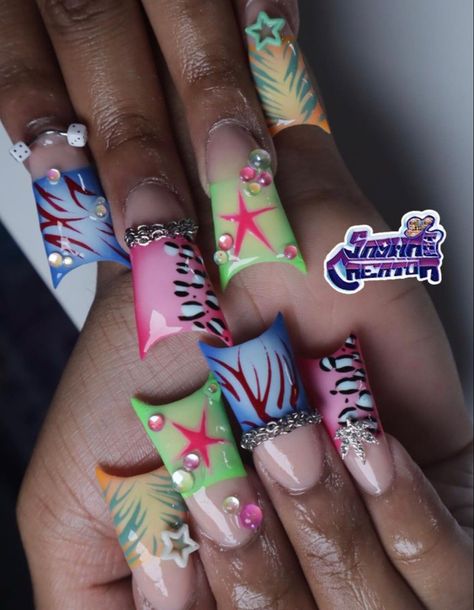 Duck Nails Black, Blk Nails, Trashy Nails, 2023 Wishlist, Retro Nails, Weak Nails, Hippie Nails, Duck Nails, Cute Acrylic Nail Designs