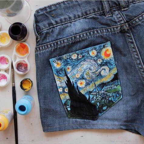 Instagram'da Publicity For Artists: “"Starry Night", painted on a shorts pocket. Artist @albaricoque_agc #clothes #fashion #style #shorts #pocket #art #paint #starrynight #star #night #jeans” Painted Shorts, Diy Vetement, The Starry Night, Painted Jeans, Painted Denim, Painted Clothes, Vintage Diy, Mellow Yellow, Blue Jean