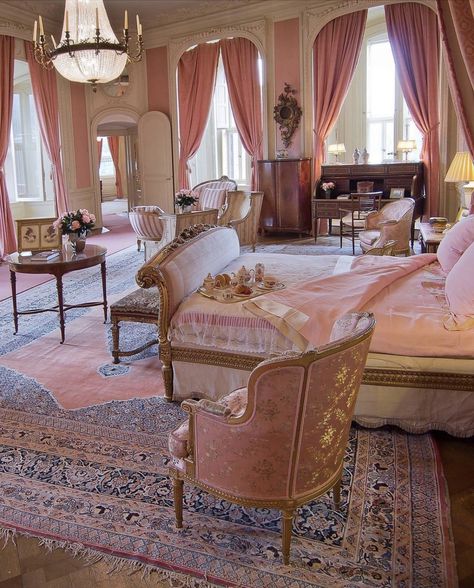 Khaleeji Bedroom, Victorian Bedroom Pink, Pink Vintage Aesthetic Room, Old Hollywood Dressing Room, Old Money Room Inspo Bedroom, Draped Bedroom, Old Money Bed, Paris Room Aesthetic, Model Room Aesthetic