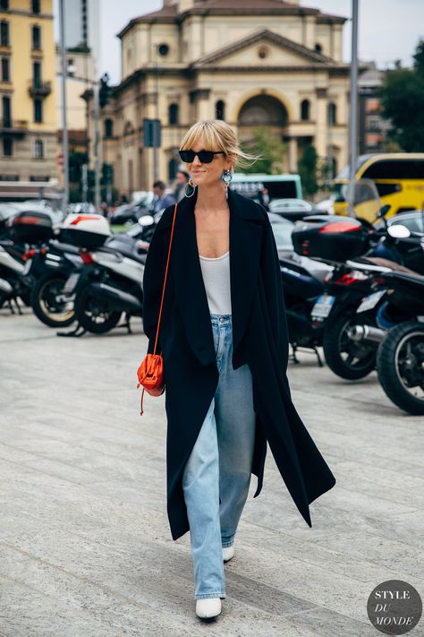 Milan SS 2020 Street Style: Jeanette Friis Madsen - STYLE DU MONDE | Street Style Street Fashion Photos Jeanette Friis Madsen Kibbe Romantic Outfits, Body Type Style, Jeanette Madsen, Kibbe Romantic, 2020 Street Style, Reportage Photography, Type Style, Biker Chic, Romantic Outfit