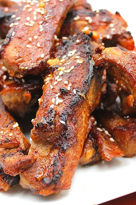 This Easy Keto Chinese Spare Rib Dinner Recipe is so delicious! By baking the ribs in the oven, in an air fryer or in an Intant Pot, you can have a quick and delicious keto, low carb, Paleo or Whole30 dinner ready in no time. Enjoy this Chinese food in a keto and low carb way that will never have you missing Chinese takeout again! Five Spice Recipes, Chinese Spare Ribs, Chinese Ribs, Keto Chinese, Spareribs Recipe, Rib Dinner, Ribs In The Oven, Boneless Pork Ribs, Whole30 Dinner