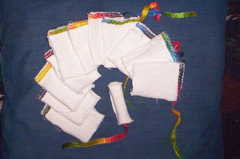 make your own reusable tampons Crochet Tampon, Tampons Diy, Reusable Tampons, Reusable Things, Period Health, Charity Sewing, Alternative Living, Cloth Menstrual Pad, Mama Cloth