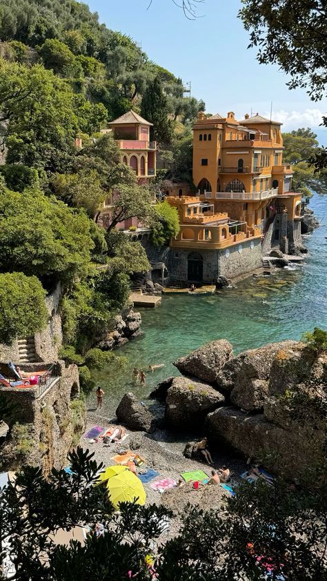 Sorrento Italy Winter, Living In Italy Aesthetic, Portofino Italy Aesthetic, Portofino Aesthetic, Belluno Italy, Italy Portofino, Italy Spring, Italy Winter, Aesthetic Italy