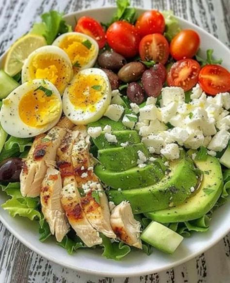 Chicken And Avocado, Breastfeeding Foods, Meat Steak, Boiled Egg Diet, Mediterranean Chicken, Healthy Food Dishes, Fit Lifestyle, Free Keto Recipes, Food Diet