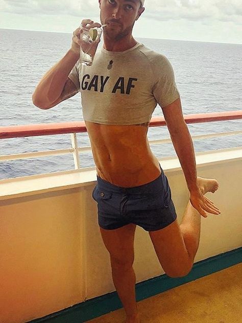 Male crop top Men In Crop Tops, Beautiful Physique, Crop Top Boys, Mens Crop Tops, Genderqueer Fashion, Boys In Crop Tops, Male Crop Top, Mens Crop Top, Half Shirt