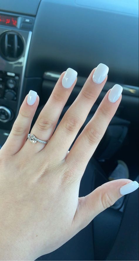 White Acrylic Square Nails, Simple Acrylic Nails Squoval, White Square Round Nails, Shalack Nails Ideas, Basic Short White Nails, Plain White Short Nails, White Nails Square Medium, Short Nails White Design, Small White Nails