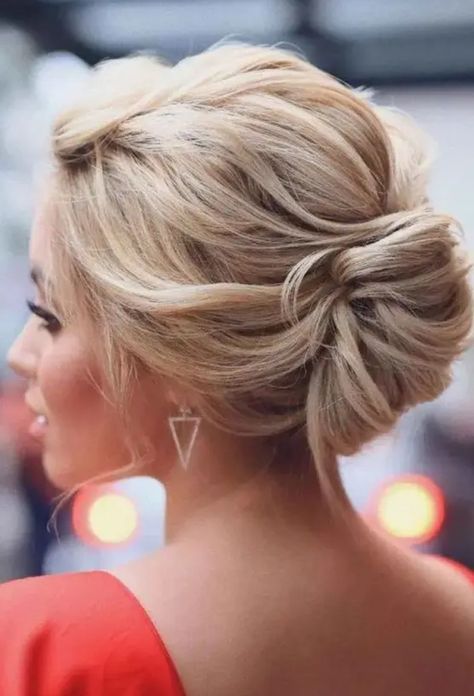 Messy Hair Look, French Twist Updo, Low Chignon, Wedding Hair Up, Mother Of The Bride Hair, Peinados Recogidos, Wedding Guest Hairstyles, Messy Hair, Twist Hairstyles