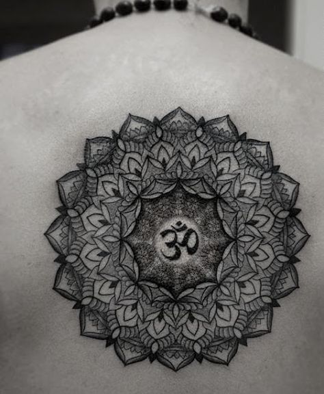 Tato Mandala, Om Tattoo Design, Mandala Flower Tattoos, Chakra Tattoo, Buddhist Tattoo, Om Tattoo, Shiva Tattoo Design, Sacred Geometry Tattoo, Geometry Tattoo