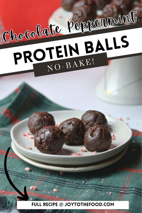 Chocolate and peppermint come together in these delicious protein balls that boast 9 grams of protein per energy ball! Made with hot cocoa powder and peppermint chips, these no-bake bites come together in 5 minutes and are the perfect last-minute treat for your holiday gatherings or just to snack on through the festive season. Peppermint Protein Balls, Hot Cocoa Powder, Mocha Latte Recipe, Protein Balls Recipe, Chocolate Protein Balls, Healthy Holiday Treats, Family Breakfast Recipes, Healthy Waffles, Protein Balls Recipes