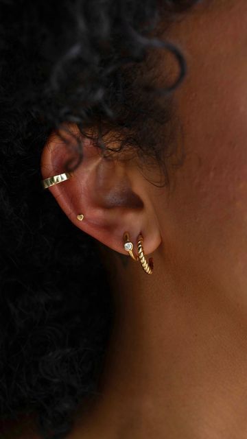 Ear Stack Black Woman, Minimalist Ear Stack, Minimal Earring Stack, Minimalist Ear Piercings Simple Classy, Ear Stacking Ideas Minimalist, Multiple Ear Piercings Minimalist, Helix Stack, Simple Earring Stack, Minimal Ear Piercings