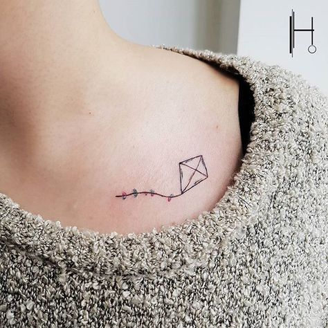 Childhood dream  #kitetattoo #littletattoo #minimal #tattoo #art #color #tattoo #kite #little #woman Conquer Tattoo, Kite Tattoo, Small Symbol Tattoos, Scene Tattoo, Tatuagem Masculina Pequena, Small Shoulder Tattoos, Small Finger Tattoos, Chic Tattoo, Small Tattoos With Meaning