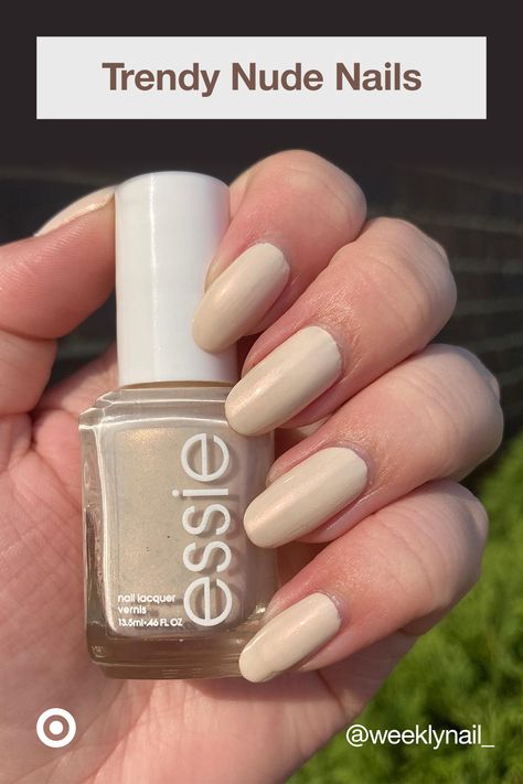 February mani trend = glazed nude nails. Get your nail game on with the prettiest neutral nail paint that suits everyone. A salon-like strobe finish makes it perfect for short nails or long extensions. Nude Nail Color, Trendy Nude Nails, Bossy Nails, Essie Nail Polish Colors, Nail Glam, Neutral Nail, Bridesmaids Nails, Essie Nail Colors, Long Extensions