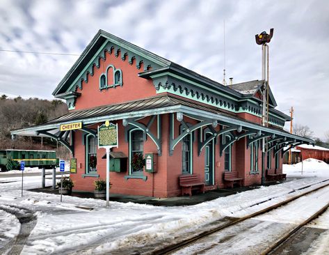 Store Architecture, Train Station Architecture, Brick Decor, Small Front Yard Landscaping, Old Train Station, Vintage House Plans, Art Deco Sculpture, Train Depot, Lake Champlain