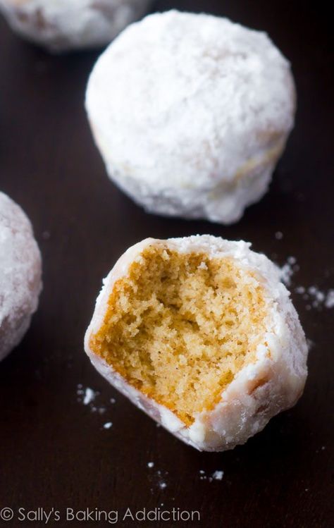 Donut Hole Recipe Baked, Donut Muffins Recipe, Sugar Donuts Recipe, Cinnamon Sugar Muffins, Donut Hole Recipe, Sallys Baking, Powdered Donuts, Sugar Dough, Donut Muffins