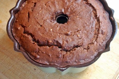 Chocolate Potato Cake, Mashed Potato Cakes, Potato Cakes, Mashed Potato Recipes, Smashed Potatoes, Moist Cakes, Cake Frosting, Baked Potato, Chocolate Cake