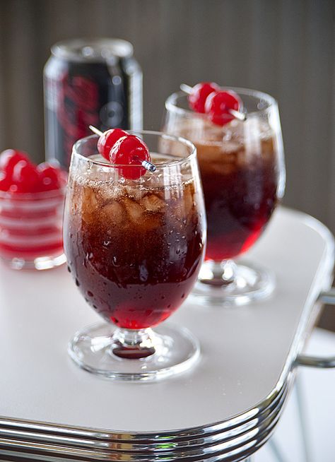 Cherry Coke Alcoholic Drinks, Rum And Coke Aesthetic, Tootsie Roll Drink, Roy Rogers Drink, Patio Drinks, Coke Recipes, Cherry Wedding, Can Of Coke, Tootsie Roll Pops