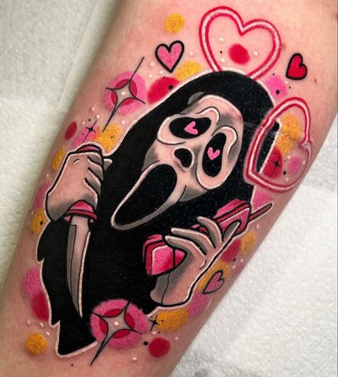 Colour Horror Tattoo, Cute Scream Tattoo, Small Horror Tattoos, Scream Tattoo Design, Ghost Face Tattoo Design, Small Horror Movie Tattoos, 90s Flash Tattoo, Terrifier Tattoo, Scary Movie Tattoos