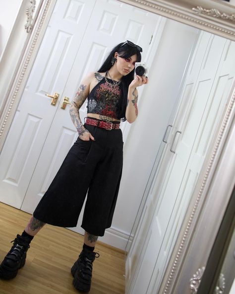 Alt Outfits Pants, Summer Goth Outfits, 2000s Outfits, Estilo Punk, Punk Outfits, Goth Outfits, Really Cute Outfits, Edgy Outfits, Grunge Fashion