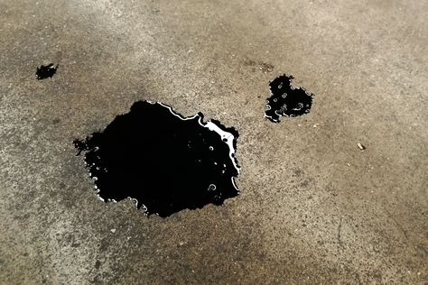 Oil stains on concrete seem like a lost cause, but these cleaners really work��—as long as you're willing to scrub a little. Cleaning Stainless Steel Appliances, Remove Grease Stain, Toilet Cleaning Hacks, Remove Oil Stains, Hard Water Stain Remover, Diy Cleaning Hacks, Wd 40, Grease Stains, Hard Water Stains