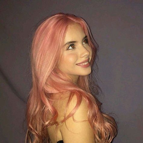 Light Pink Hair, Peach Hair, Pastel Pink Hair, Hair Streaks, Dye My Hair, Hair Dye Colors, Hair Inspiration Color, Hair Inspo Color, Grunge Hair