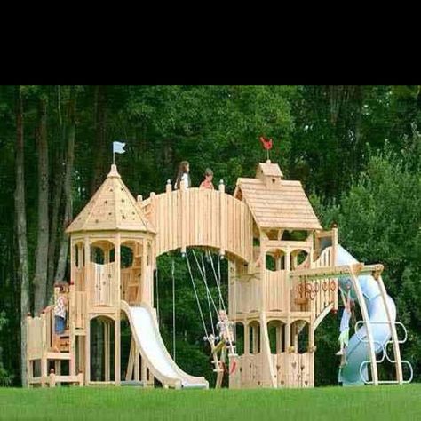 A princess castle swing set! I can see Charlie insisting on his little girl having this one day! Kids Playset Outdoor, Cubby Houses, Playset Outdoor, Jungle Gym, Casa Vintage, Wooden Swings, Backyard Fun, Swing Set, Play Set