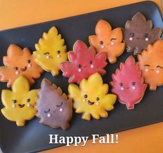 cute leaf cookies Fall Decorated Cookies, Halloween Cookies Decorated, Leaf Cookies, Thanksgiving Cookies, Thanksgiving Treats, Sugar Cookie Designs, Fall Cookies, Fancy Cookies, Creative Cookies