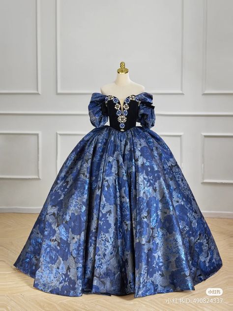 Royal Blue Ball Gown Princesses, Royal Princess Dress, Royal Ball Gown, Ball Gowns Elegant Princesses, Royal Ball Gowns, Royal Gowns, Pretty Quinceanera Dresses, Gowns Dresses Elegant, Old Fashion Dresses