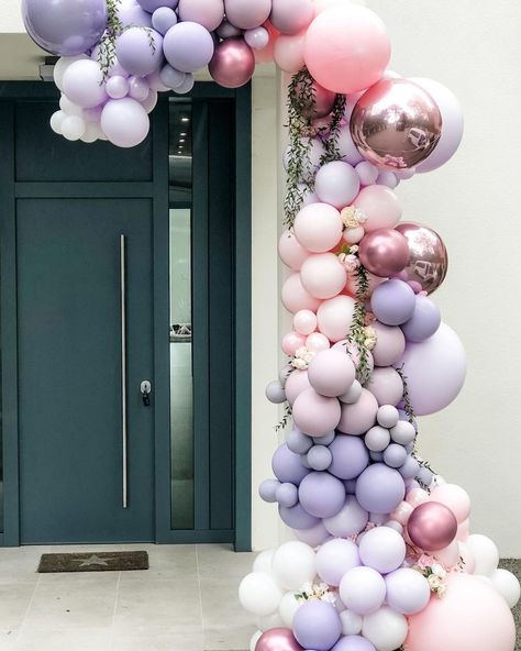 Balloon Door, 30th Birthday Bash, Balloon Bouquet Diy, 40th Birthday Decorations, Diy Balloon Decorations, Balloon Ideas, Birthday Inspo, Pretty Party, Balloon Decor