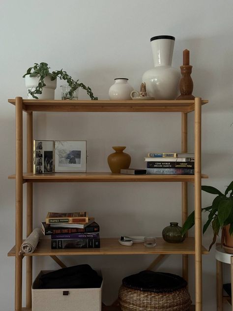 Corner Ideas, Mid Century Modern Aesthetic, Life Aesthetic, Open Shelves, Mid Century Modern Style, Wooden Shelves, Feng Shui, Beautiful Design, Century Modern