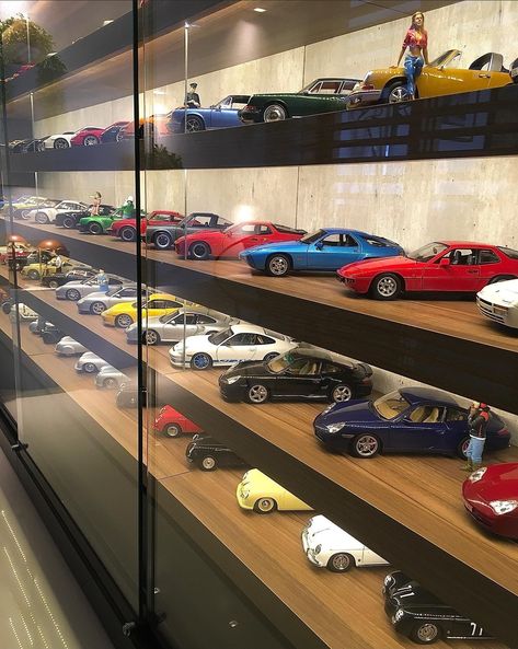 Diecast Cars Display Ideas, Car Toys Collection, Hotwheel Car Collection Display, Hotwheels Collection Aesthetic, Hot Wheels Collection Display, Car Display Design, Model Car Display Ideas, Hotwheels Collections, Car Collection Garage