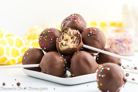 Cookie Dough Cake Pops Cake Pop Easy, Cookie Dough Cake Pops, Cookie Dough Pops, Make Cookie Dough, Frozen Cake Pops, Brownie Cake Pops, Cookie Dough Desserts, Cake Pop Recipe Easy, Cookie Dough Cake