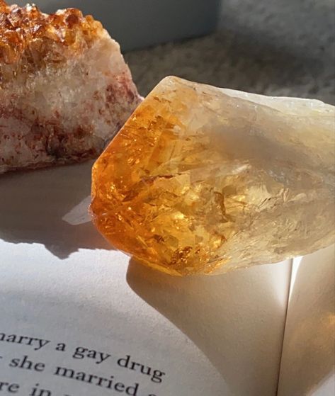 Citrine Meaning, Orange Gem, Crystal Vibes, Earth Gift, Crystal Aesthetic, Amber Crystal, Orange Crystals, Crystal Therapy, Cool Rocks