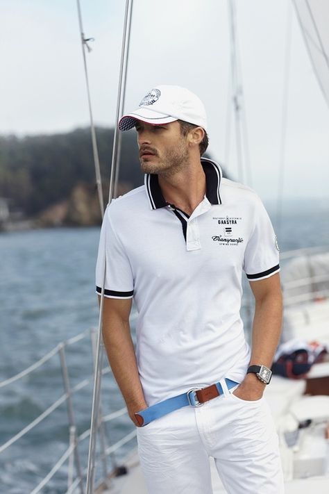 . Nautical Theme Outfit, Classy Style Men, Sailing Style, Yacht Style, Sailing Fashion, Menswear Casual, New England Summer, England Summer, Navy Life