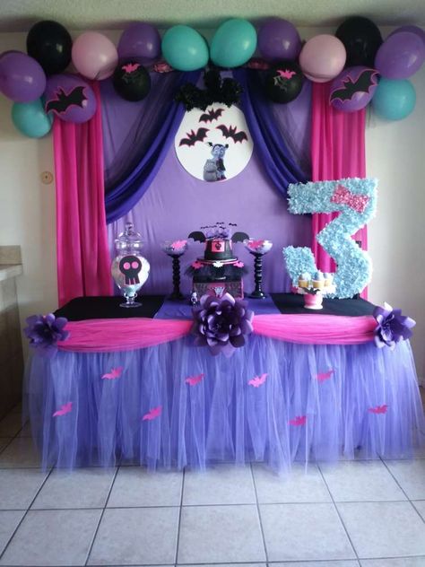 Vampirina Birthday Party Ideas | Photo 6 of 8 | Catch My Party Vamparina Cakes, Vampirina Cake, Festa Hotel Transylvania, Vampirina Party, Vampirina Birthday, Tutu Table, Paper Bat, Table Skirt, Birthday Halloween Party